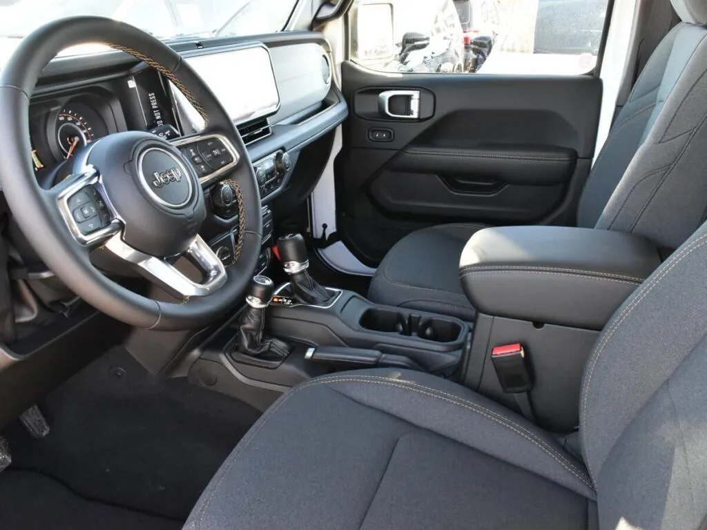 2025 Wrangler 4-Door - Sahara additional photo